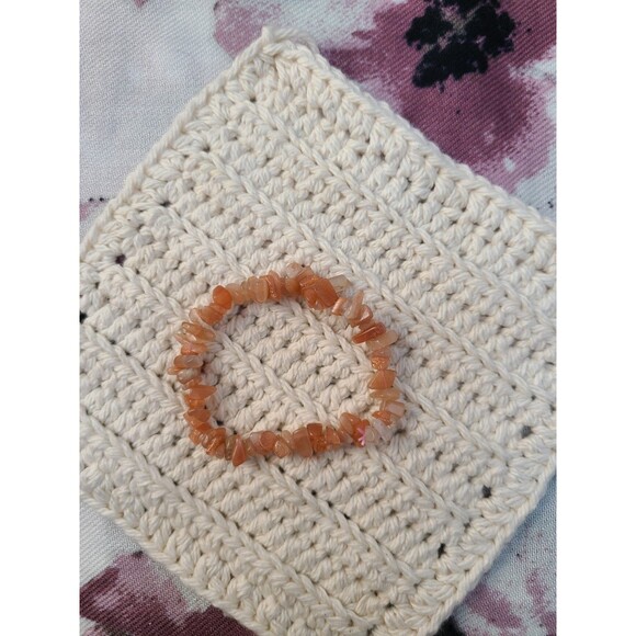 Natural Sunstone Chip Bracelet | Peach Crystal Elastic Boho Healing Jewelry - Picture 1 of 6
